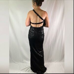 NWT Betsy & Adam One Shoulder Rosette Black Sequin Evening Gown Maxi Dress Sz 14